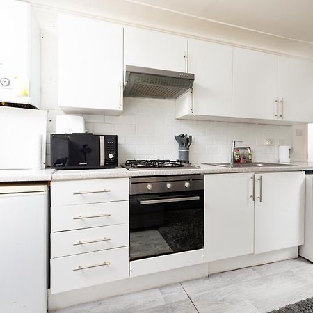 One Bedroom Apartment Opposite Brent Cross Station Лондон Экстерьер фото