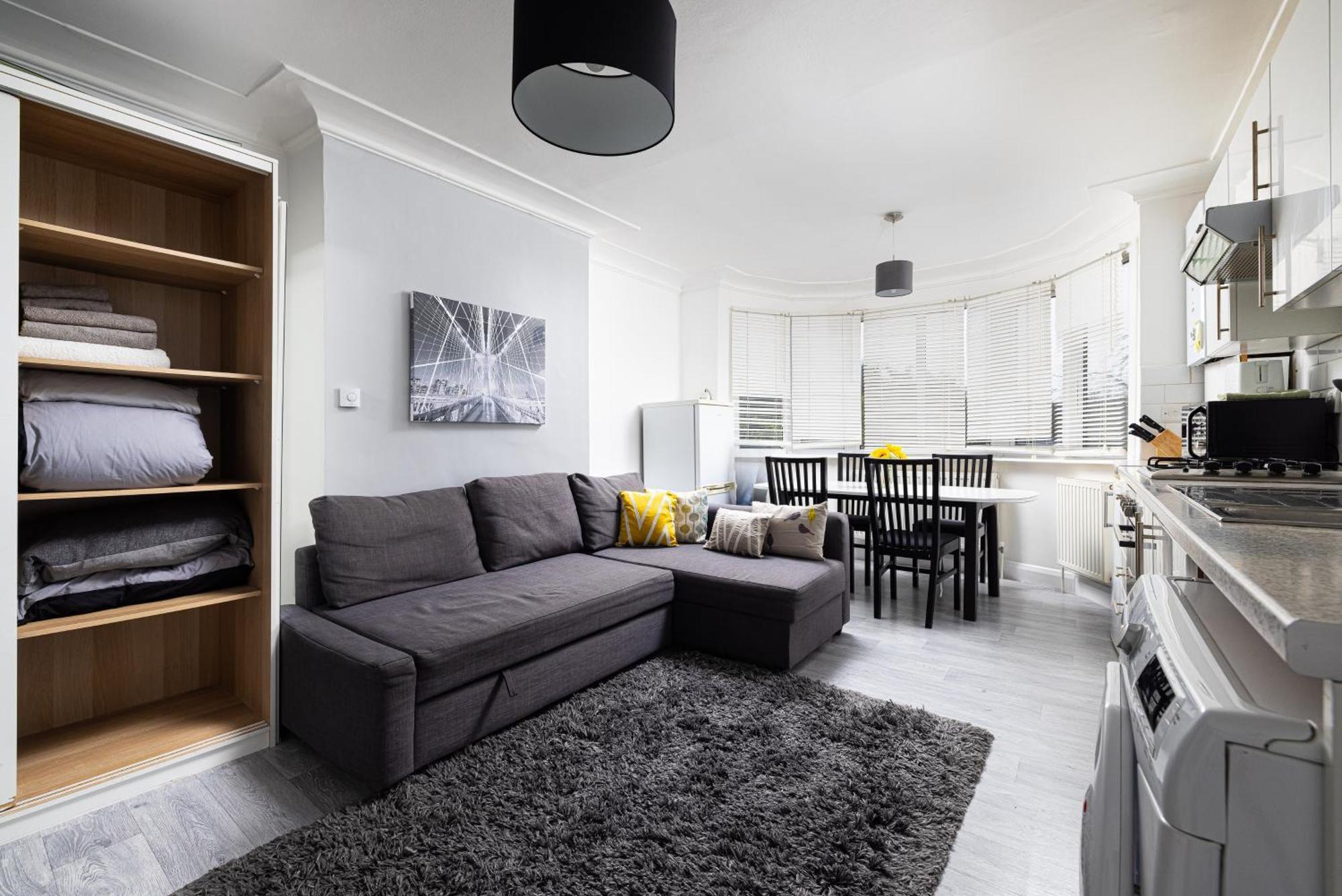 One Bedroom Apartment Opposite Brent Cross Station Лондон Экстерьер фото